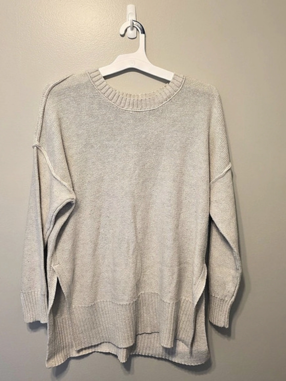 Aerie Knit Crewneck Sweater in Cream Size Small Like New